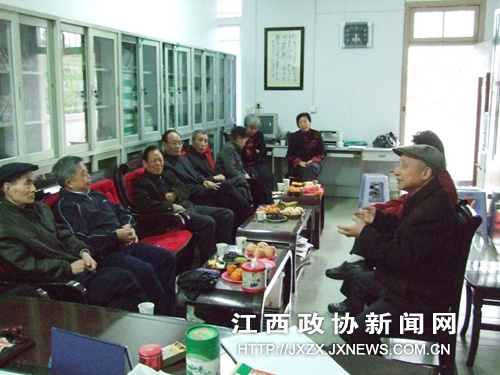 南丰县政协老委员视察学校安全教育