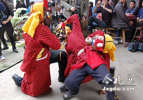 һȺ�������йİ����±���