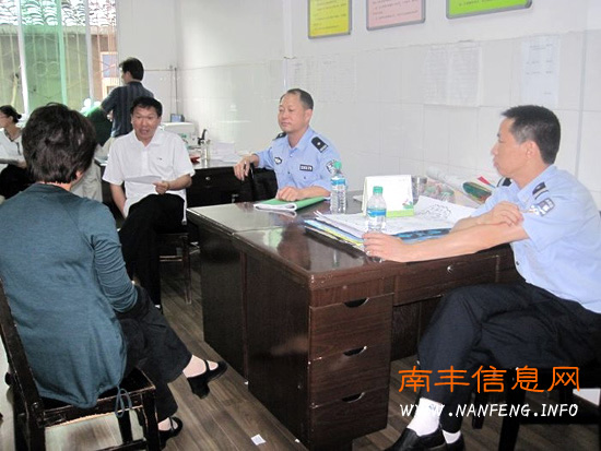 县公安局治安大队到南丰县幼儿园检查校园安全工作