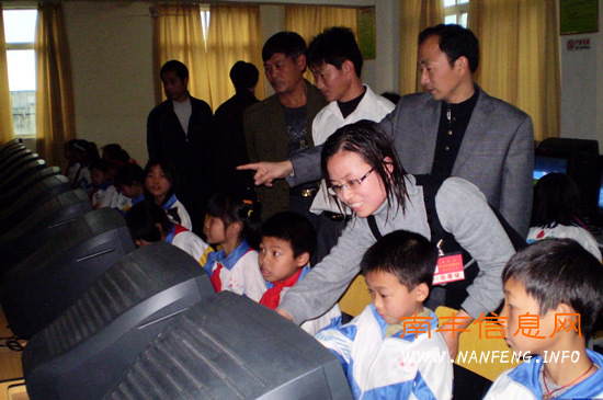 �˴�����ڰ���������Сѧ����