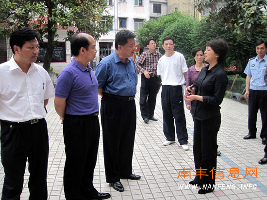 省公安厅安全稳定督察组莅临南丰县幼儿园检查督导安全工作