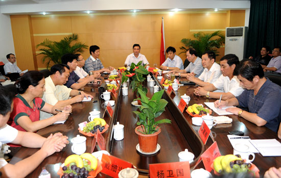 �����κ����ף�����ϯ������