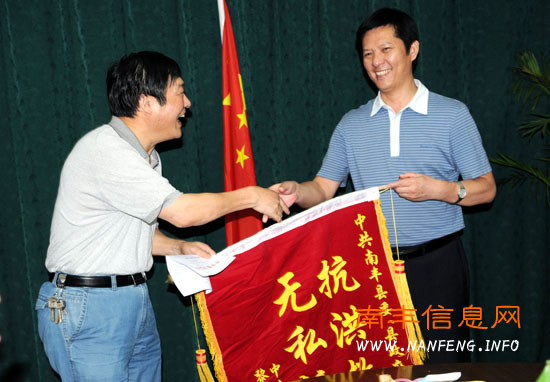 �质�����������ͽ���͸�л��