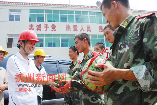 �Ϸ��ع��繫˾Ա������פ�Ϸ��侯����ο�ʣ���һ�������͸��侯�ٱ����½��