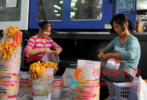 �Ϸ����ڷ���ҵ��������Ϊ�۽۰�װ������