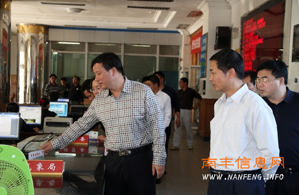 �Ϸ��ؼ�ί�쵼��̩���ؿ���ͼ��칤��