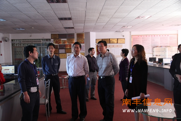 �Ϸ��ؼ�ί�쵼��̩���ؿ���ͼ��칤��