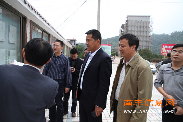 �����ί����첿�쵼���Ϸ����