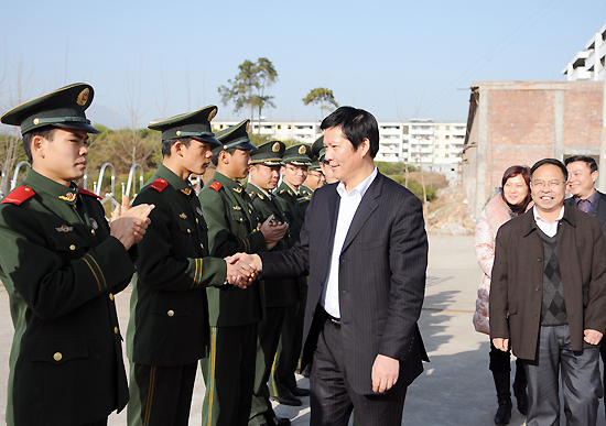 ��ί���ף���һ�н��д����߷�ο��