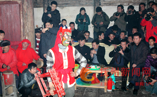 �ϸʴ�Բ������������Ӱ��