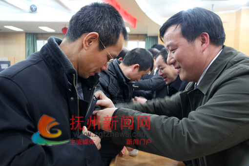 �Ϸ����л��ظɲ������ϸ��ƶ�