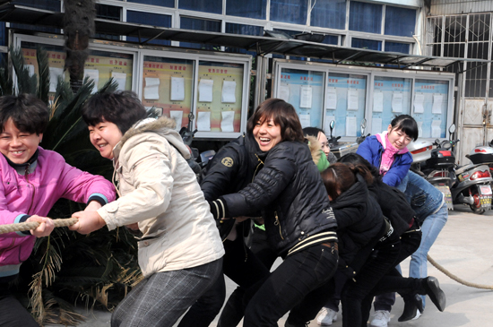 �Ϸṩ�繫˾Ůְ���κӾ����조���ˡ�