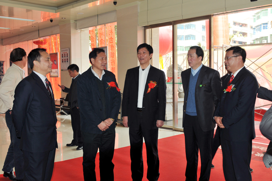 �����Ϸ�ũ�����������ʽ���ƿ�ҵ