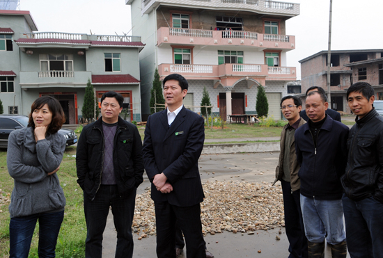 县委书记祝宏根深入一线调研旅游工作