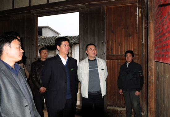 县委书记祝宏根深入一线调研旅游工作