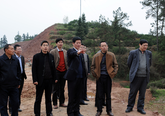 县委书记祝宏根深入一线调研旅游工作