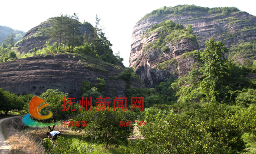 杨梅寨丹霞地貌一景