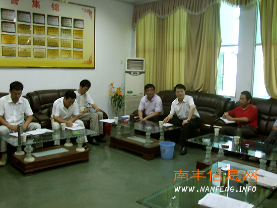 省林业厅督导组在南丰县督查造林绿化“一大四小”工程建设苗木管护工作