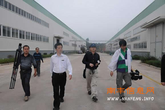 ��ί��ί�����������࿭��ͬ���Ӽ��߲ɷ�