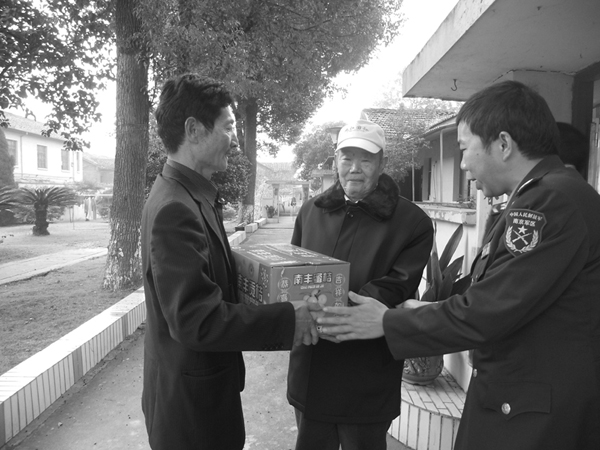 �Ϸ�ӵ��ģ��110����������ͬ־