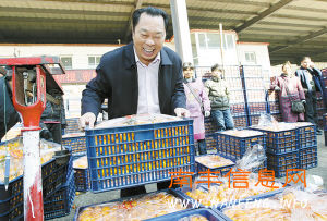 �Ϸ����˴�ί�����ε˴�ˮ���г���æ����ͣ������ߺ�ȴ��Ʒ�������ǰ������١�