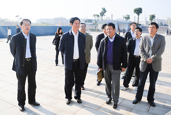 中国平安金融控股集团副董事长孙健一一行在南丰参观考察