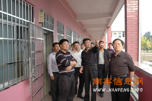 抚州市人大常委会专题调研南丰城区中小学成班率情况
