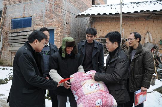 �Ϸ����쵼�ڸ������߷�ο��