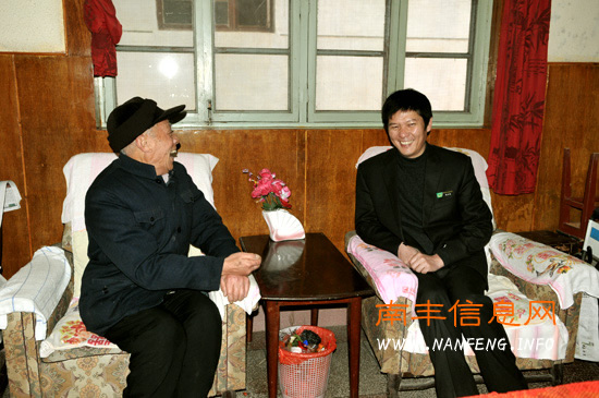 �Ϸ����쵼�߷�ο��