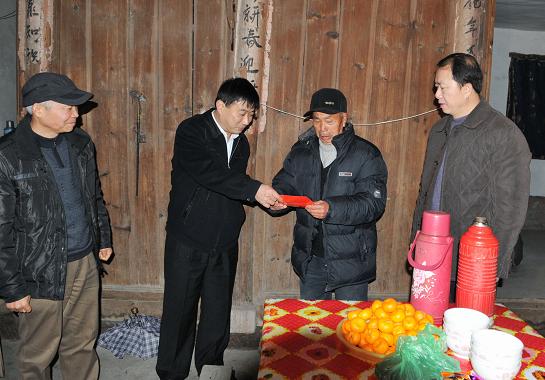 ��ί��֯���쵼���Ϸ����߷�ο��