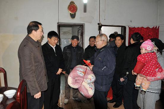 ��ί��֯���쵼���Ϸ����߷�ο��