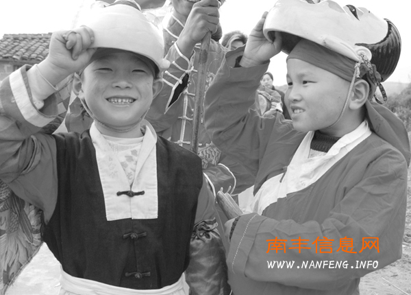 ���������С��ʦ�ֱ����лƳ�(��)����˧(��)��