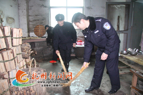 ��ƺ�ɳ�����ð�ŝ���ϸ�꣬�����羴��Ժ��ɨ������