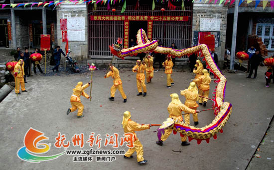 南丰际下村:金龙劲舞庆吉祥