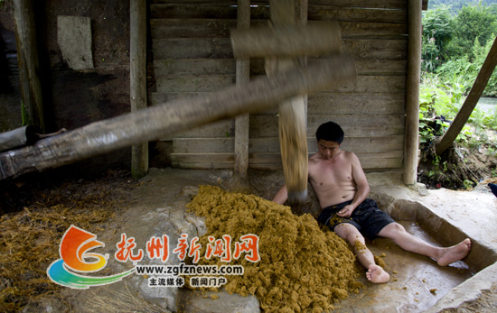 南丰沙岗村――军峰山下最后的土法造纸村落