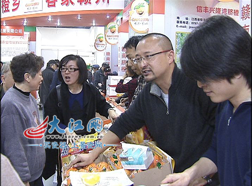 江西农产品抢占“上海滩” 桔农成了“经纪人”