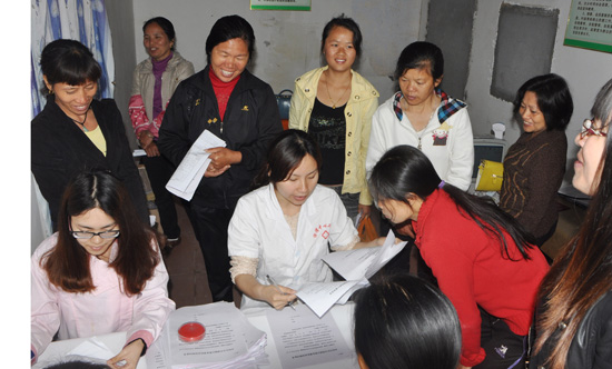 南丰县启动“生殖健康进农家”和农村妇女“两癌”免费筛查工作