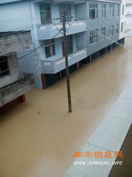 南丰遭特大暴雨袭击多处内涝严重 受台风“海贝思”影响