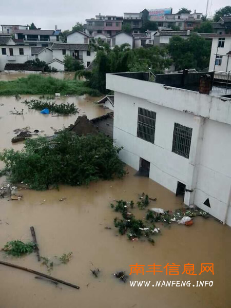 南丰遭特大暴雨袭击多处内涝严重 受台风“海贝思”影响