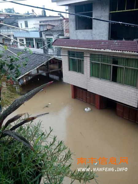 南丰遭特大暴雨袭击多处内涝严重 受台风“海贝思”影响