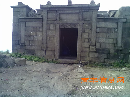 登山招募令,快和你的小伙伴一起登军峰山顶看日出吧