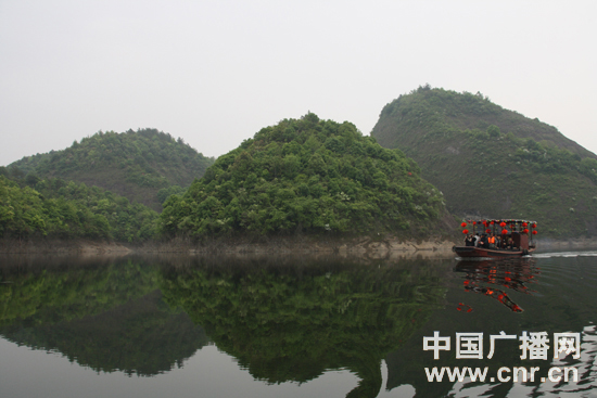 徜徉南丰湖光山色间 过足“仙人瘾”