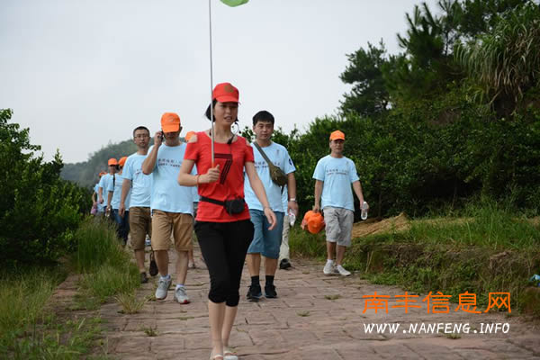 百辆自驾游南丰场面火爆 将陆续迎来近4000人自驾游团队