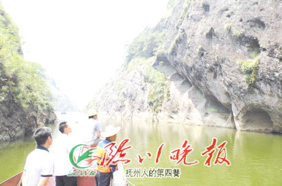 潘家渡:水印丹霞成大观
