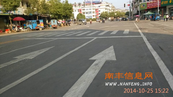 南丰多条道路已经将交通标线更新 市民出行更加方便