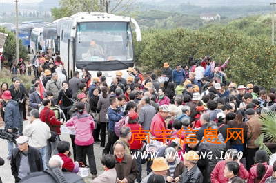 首趟“蜜桔动车专列”驶入南丰