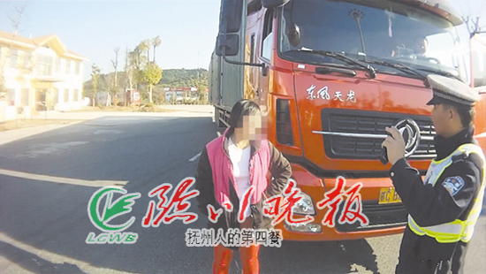 济广高速南丰服务区查获一女汉子驾驶大货车上高速学车