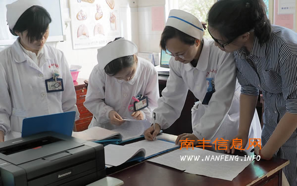 南丰县医务人员开展拒收“红包”协议书签订活动