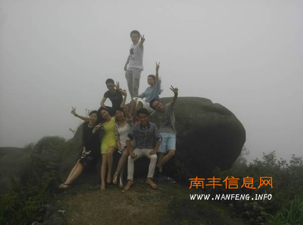 南丰信息网“激情七月 缘聚军峰山”登顶露营活动报名