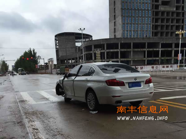 多图!!南丰连接发生多起车祸:开车上路别忘安全